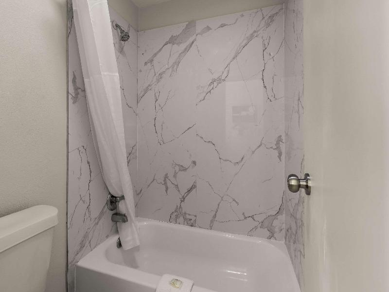 Quality Inn Monroe image