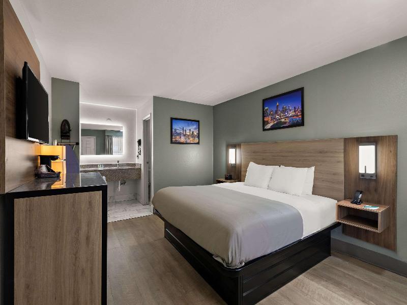 Quality Inn Monroe image