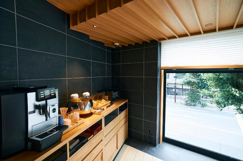 Hotel Traveltine Kyoto Kiyamachi - Image 8