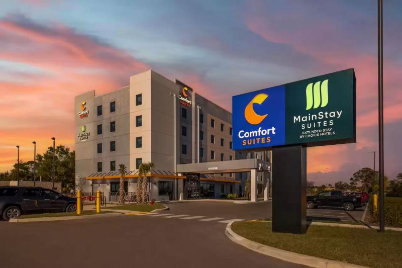 Comfort Suites Fort Myers East I-75 image