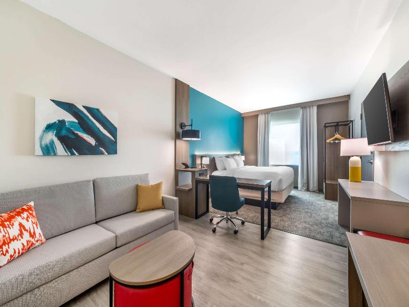 Comfort Suites Fort Myers East I-75 image