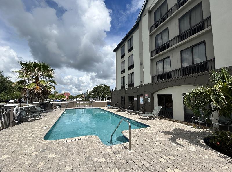 Red Roof Plus+ Fort Myers image