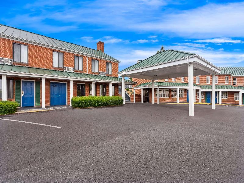 Econo Lodge Waynesboro - Skyline Drive — general view