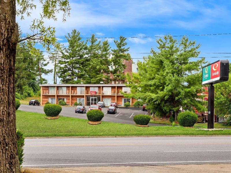 Econo Lodge Waynesboro - Skyline Drive image