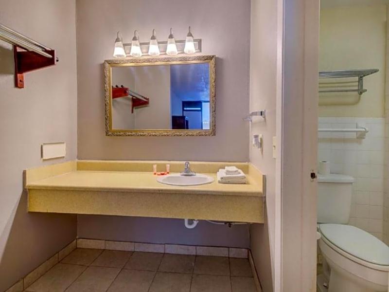 Oyo Hotel Douglas Ga Us-441 image