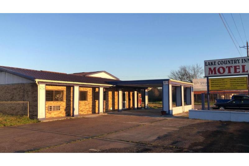 Lake Country Inn — general view