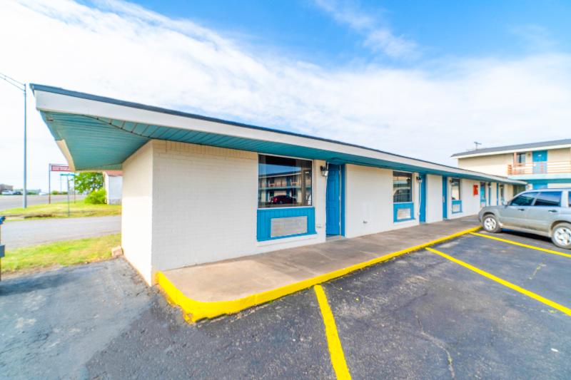 Budget Inn By Oyo Frederick Us-183 image