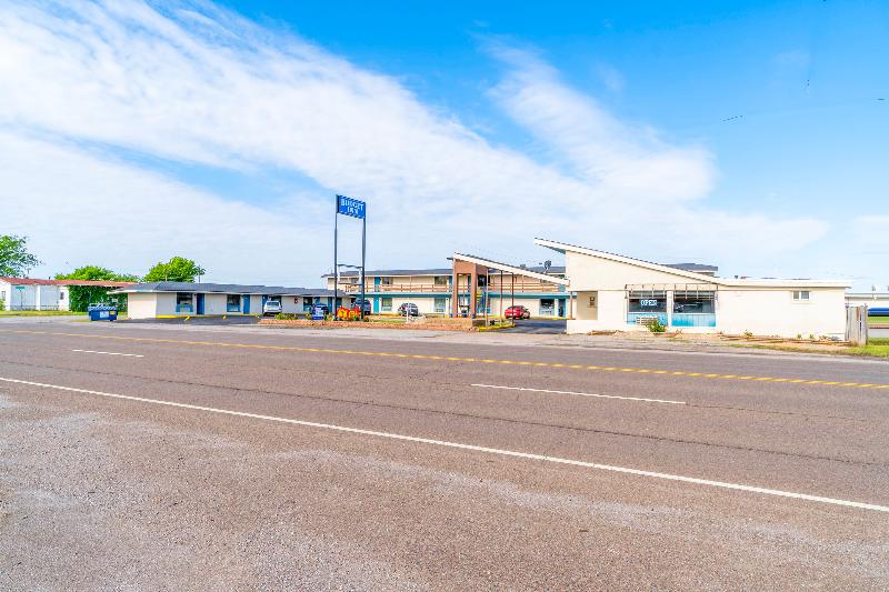 Budget Inn By Oyo Frederick Us-183 image