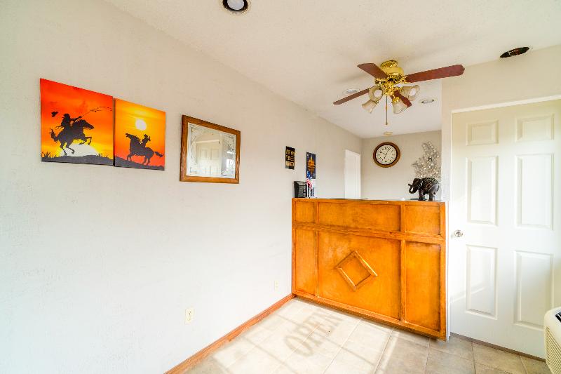 Budget Inn By Oyo Frederick Us-183 image
