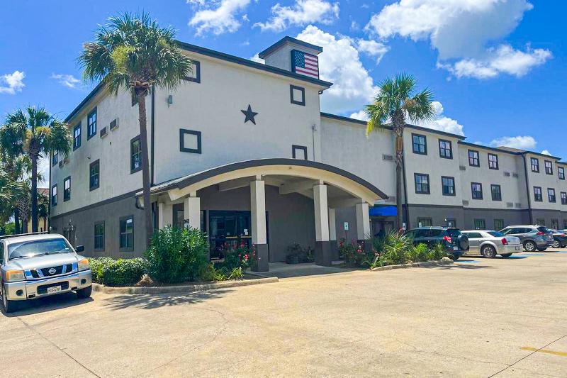 OYO Townhouse Beaumont Medical Center Area I-10 image