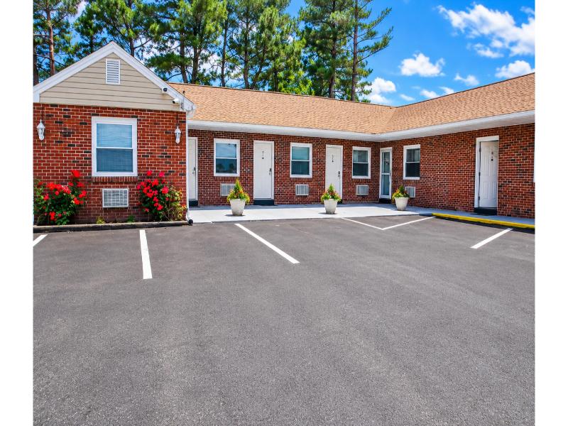 The Lancaster Motel By Oyo Ronks Near Paradise
