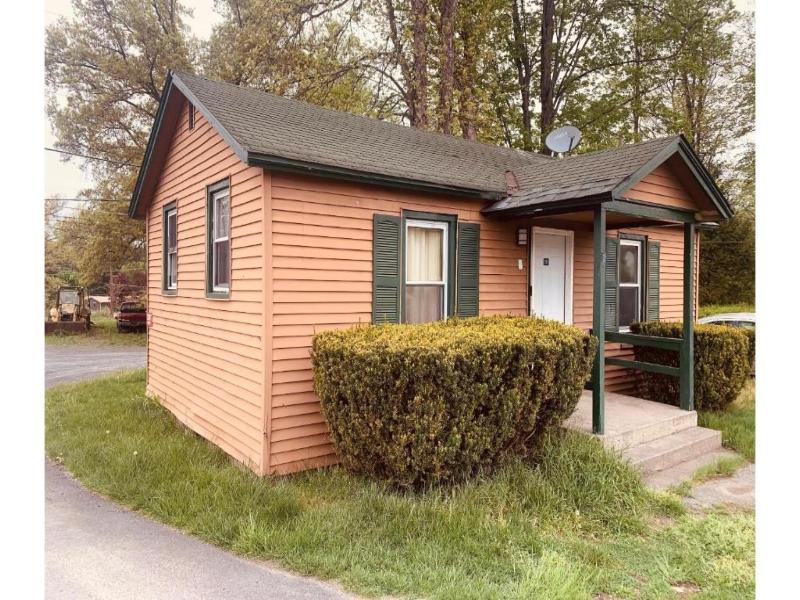 Werry's Cottages & Pub By OYO East Stroudsburg image