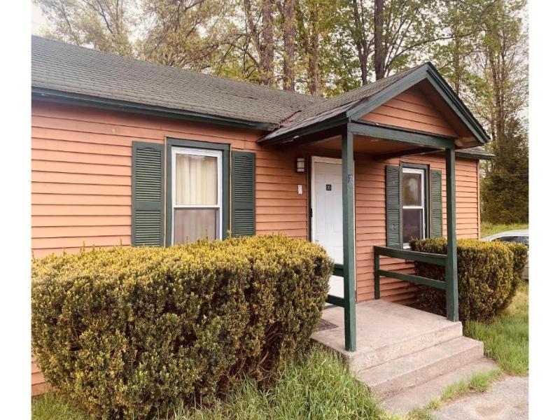 Werry's Cottages & Pub By OYO East Stroudsburg image