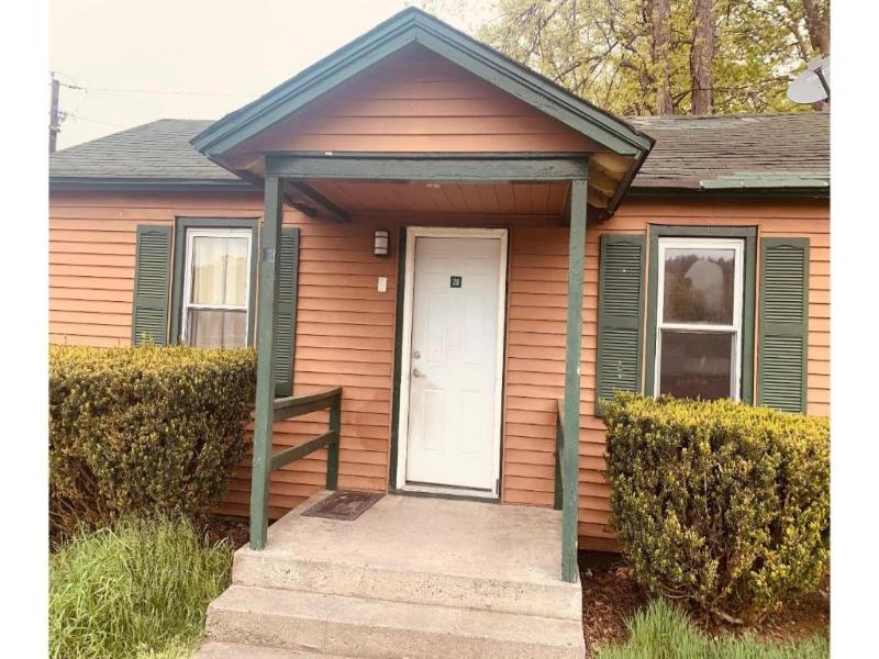 Werry's Cottages & Pub By OYO East Stroudsburg image