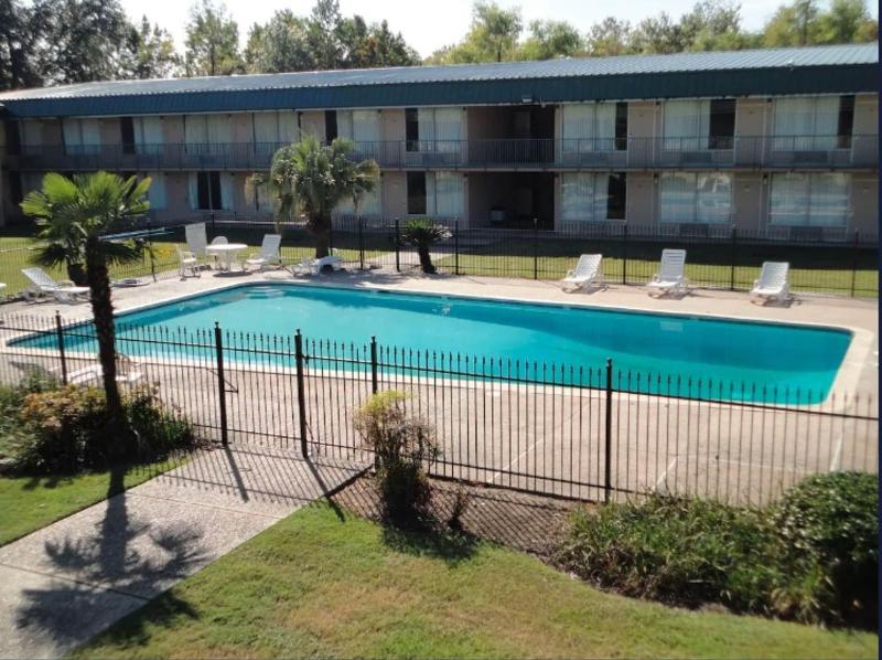 Oyo Hotel Audubon Baton Rouge Port Allen I-10 image