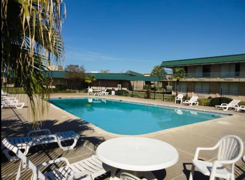 Oyo Hotel Audubon Baton Rouge Port Allen I-10 image