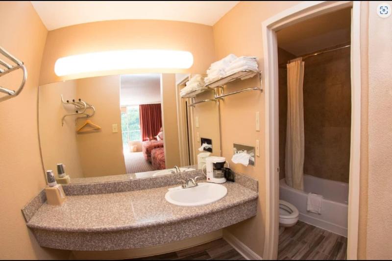 Oyo Hotel Audubon Baton Rouge Port Allen I-10 image