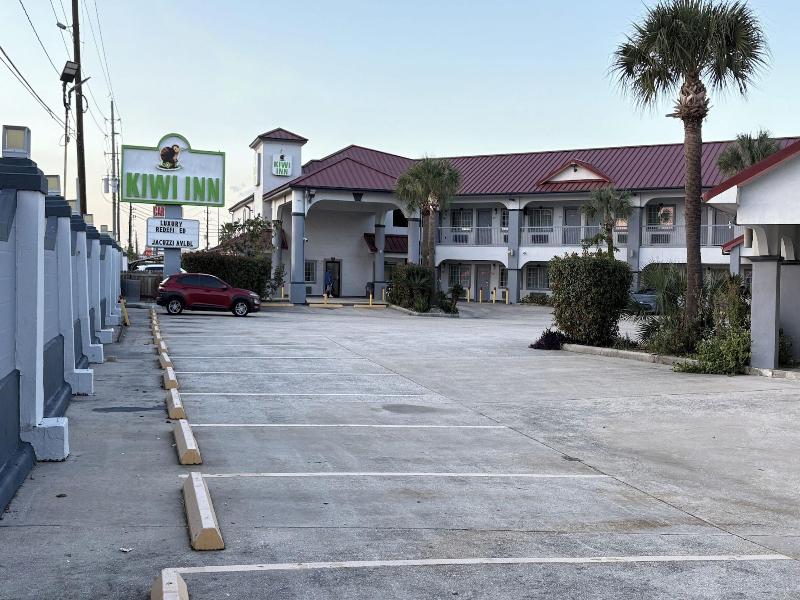 Kiwi Inn By Oyo Willowbrook Houston Hw 249 Beltway image