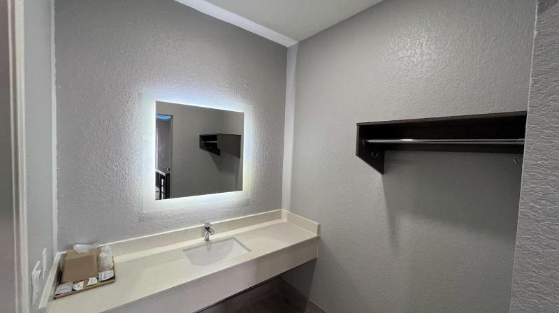 Kiwi Inn By Oyo Willowbrook Houston Hw 249 Beltway image