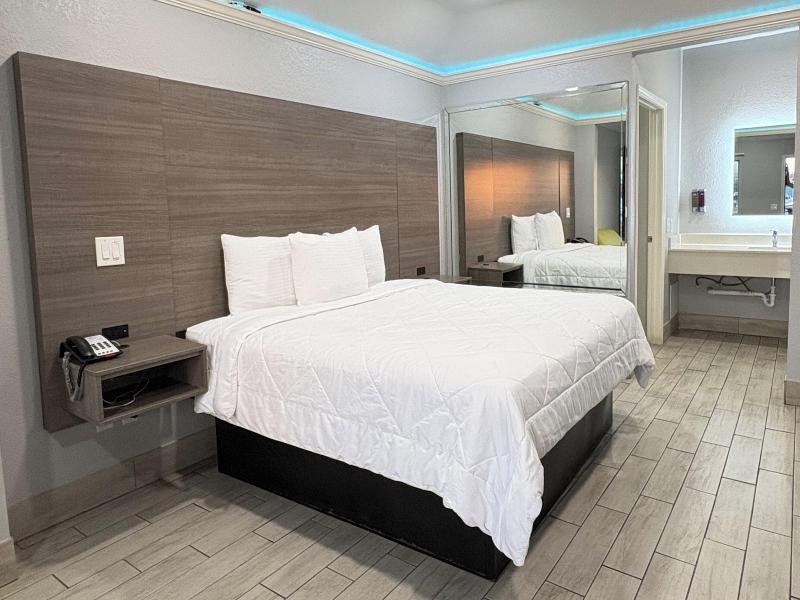 Kiwi Inn By Oyo Willowbrook Houston Hw 249 Beltway image