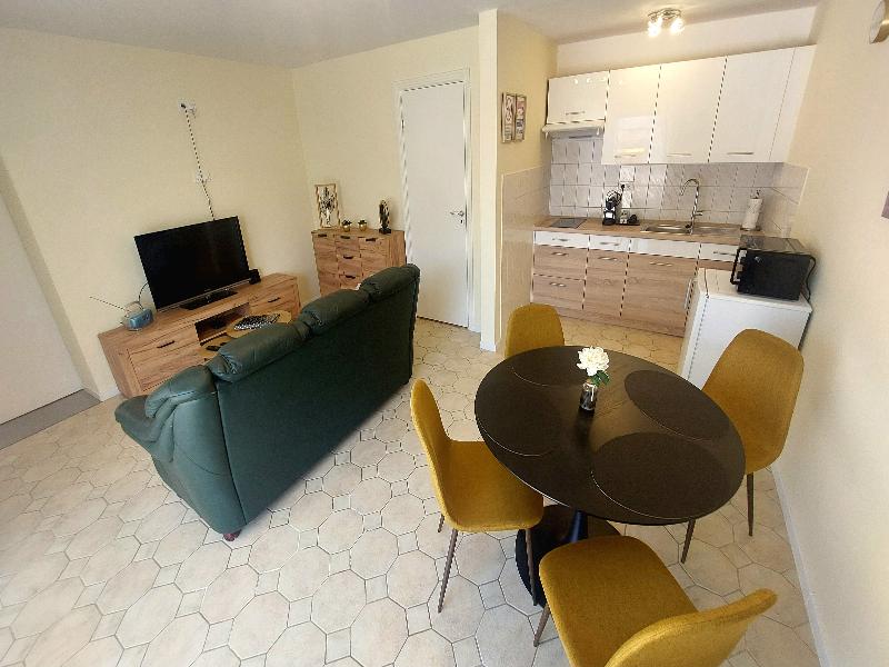 Buk City Apartments image