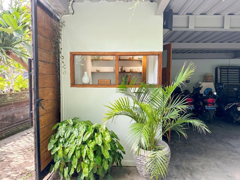 Zin Berawa Villas & Bungalows image