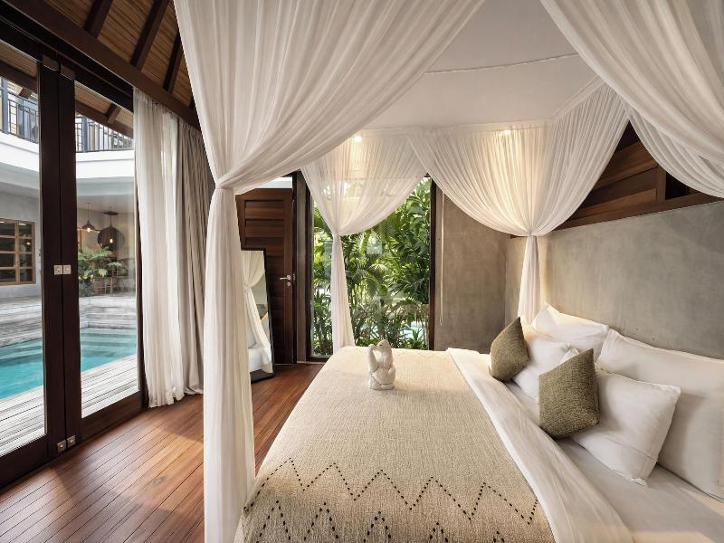 Zin Berawa Villas & Bungalows image