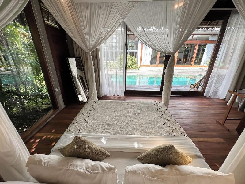 Zin Berawa Villas & Bungalows image