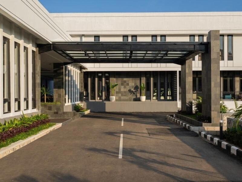 Laska Hotel & Resort Ciletuh image