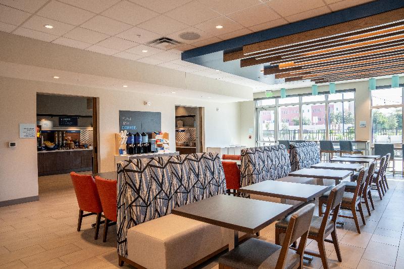 Holiday Inn Express Fort Walton Beach Eglin Area image