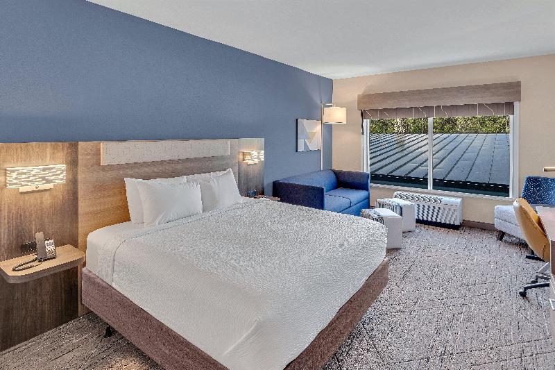 Holiday Inn Express Fort Walton Beach Eglin Area image
