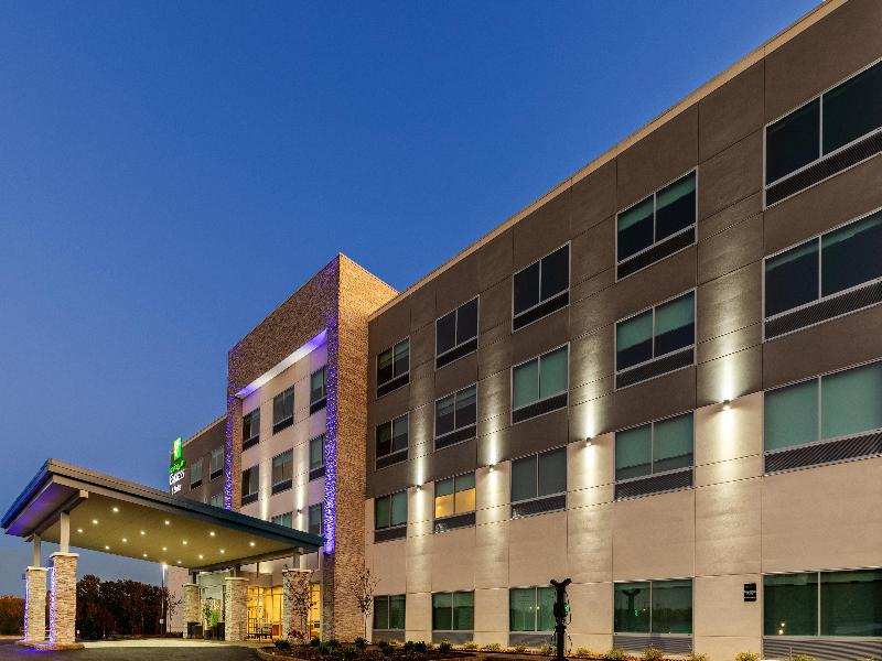 Holiday Inn Express & Suites Senatobia I-55 By IHG