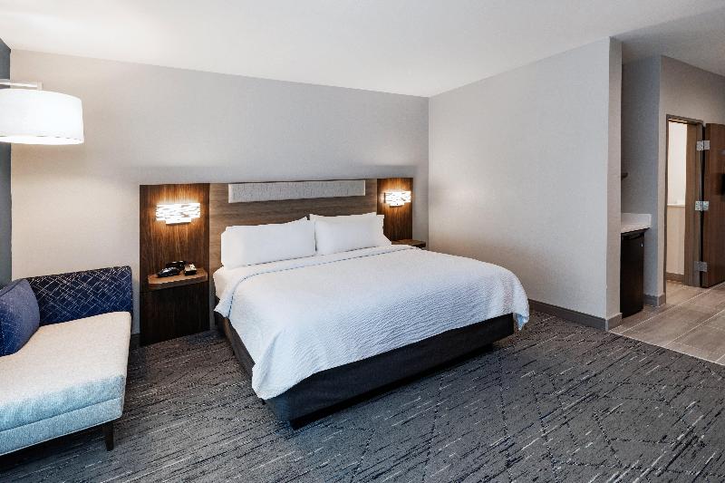 Holiday Inn Express & Suites Senatobia I-55 By IHG image