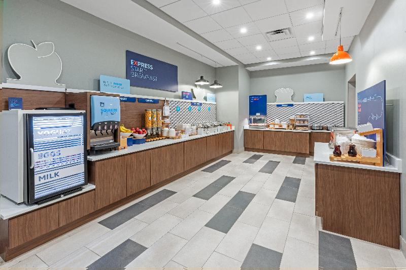 Holiday Inn Express & Suites Senatobia I-55 By IHG image 10