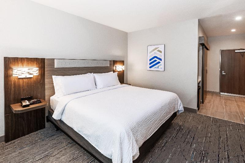 Holiday Inn Express & Suites Senatobia I-55 By IHG image