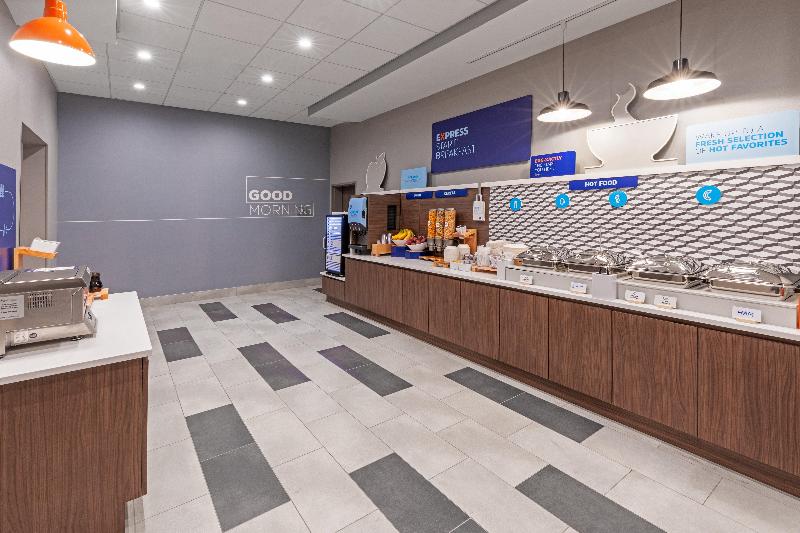 Holiday Inn Express & Suites Senatobia I-55 By IHG image