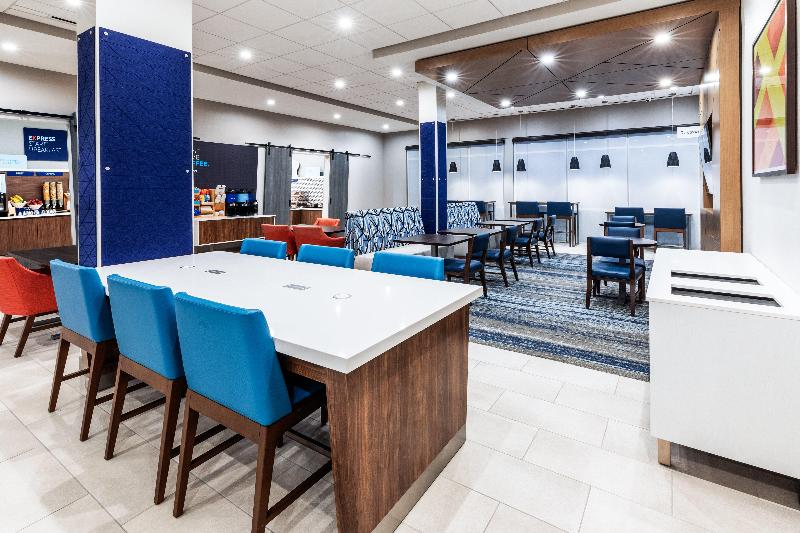 Holiday Inn Express & Suites Senatobia I-55 By IHG image