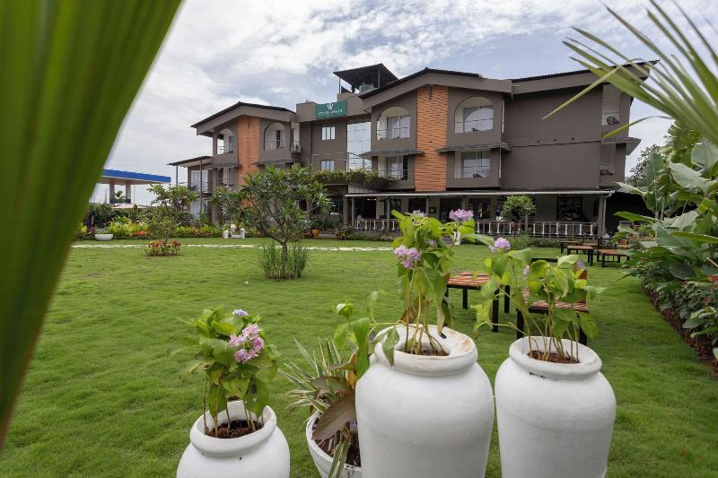 Stone Wood Hotel Amboli image