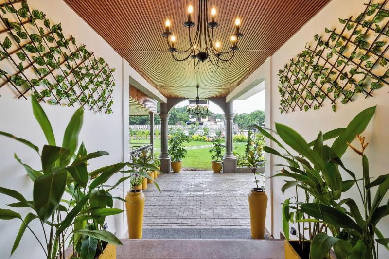 Stone Wood Hotel Amboli image