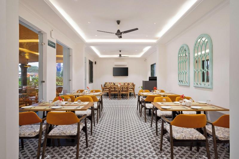 Stone Wood Hotel Amboli image