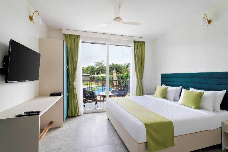 Stone Wood Hotel Amboli image