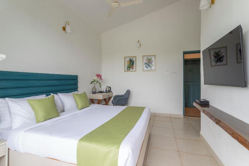 Stone Wood Hotel Amboli image