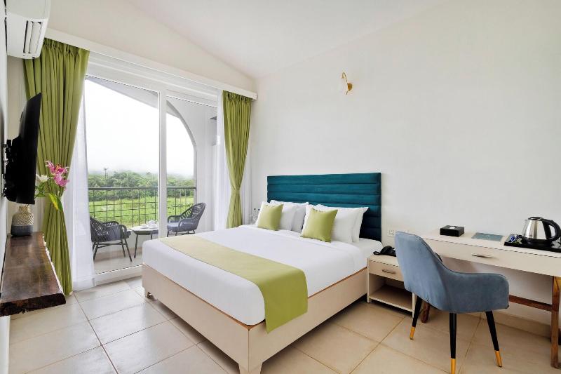 Stone Wood Hotel Amboli image