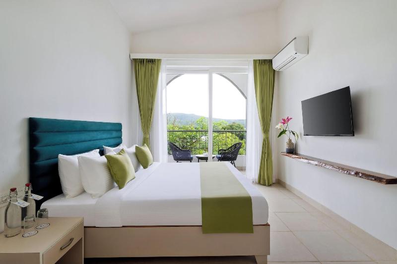 Stone Wood Hotel Amboli image