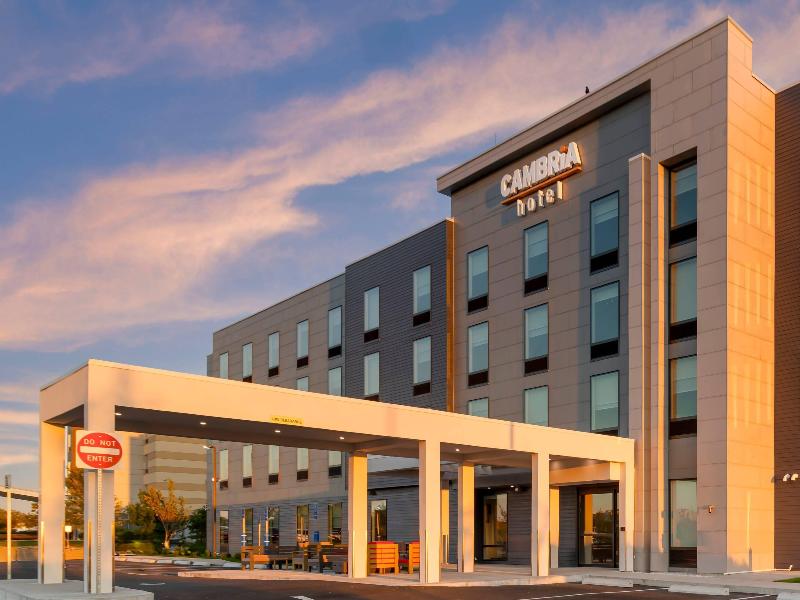 Cambria Hotel & Suites Plymouth image