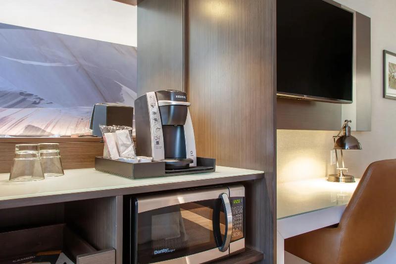 Cambria Hotel & Suites Plymouth image
