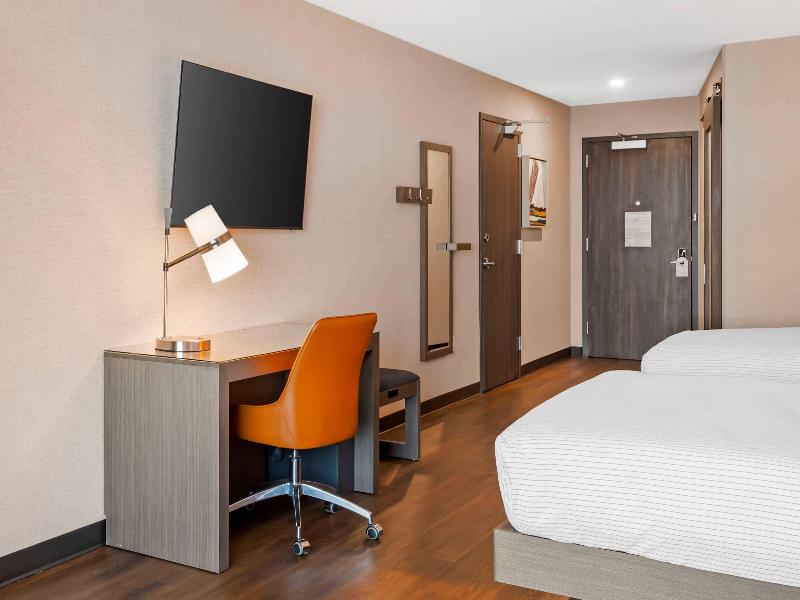 Cambria Hotel & Suites Plymouth image