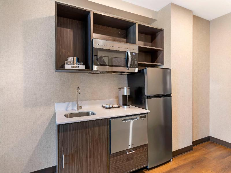Cambria Hotel & Suites Plymouth image