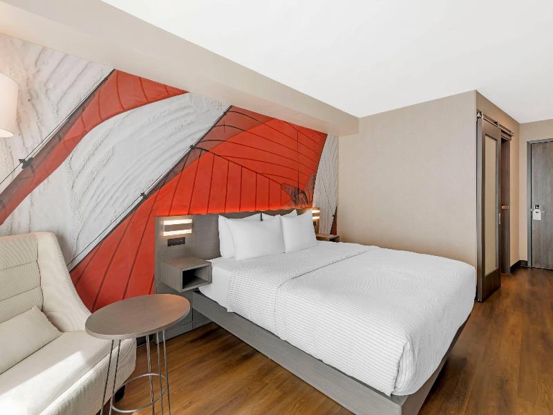 Cambria Hotel & Suites Plymouth image