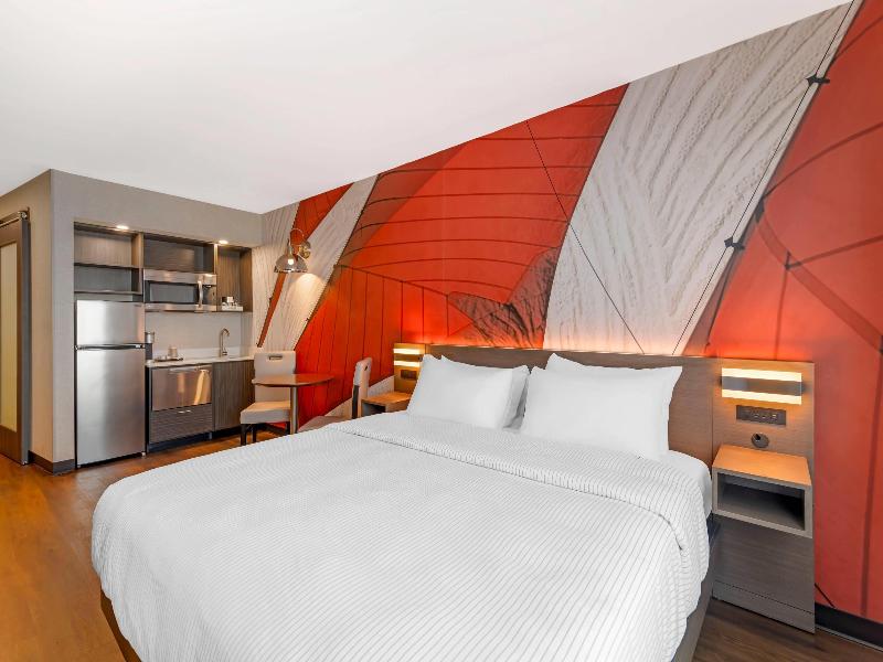 Cambria Hotel & Suites Plymouth image